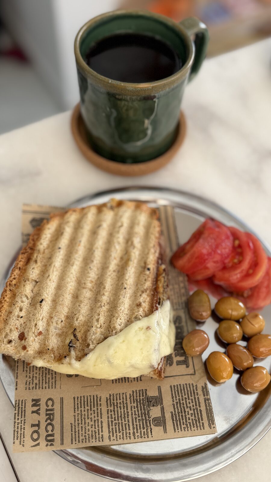 Ekşi Mayalı Tost & Filtre Kahve